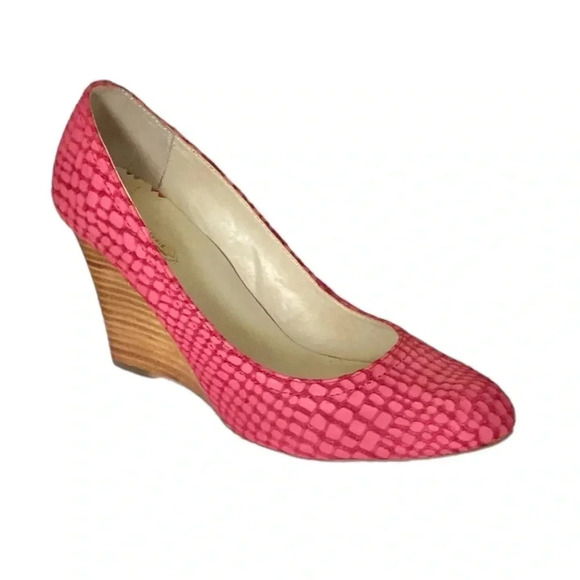 MAX STUDIO | Mecca Fuchsia Lizard Embossed Leather Wedge Pumps Size 8.5M - Picture 1 of 8